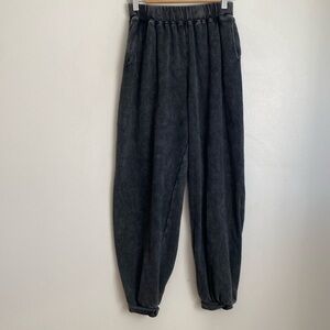 Preowned Women’s Black Burnout Free People Movement Joggers.